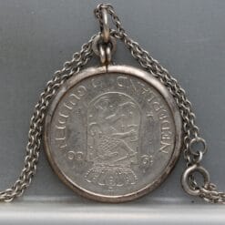 Alternative view of 1 Gulden 1980 dubbelkop als hanger aan zilveren ketting